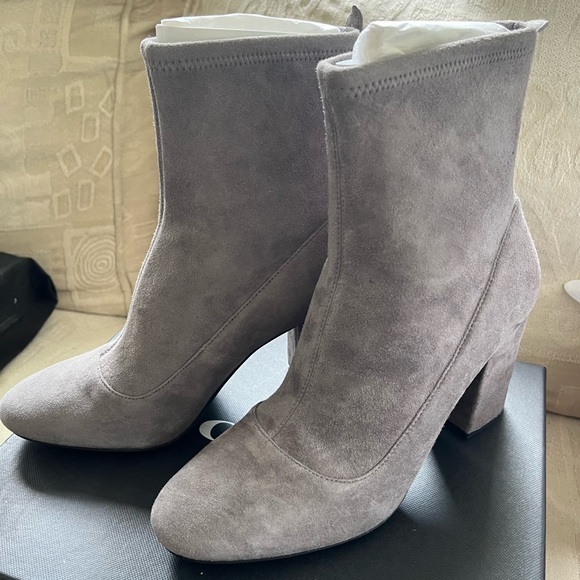 BRAND NEW COACH ~ Giana Stretch Bootie ~ ORIGINAL BOX & PACKAGING!!!! - Picture 2 of 5